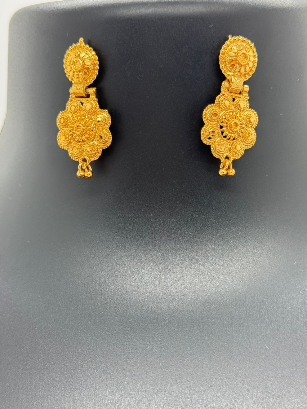 “Antique‑Style Gold‑Plated Rani Haar on Silver Base with Emerald Accents”